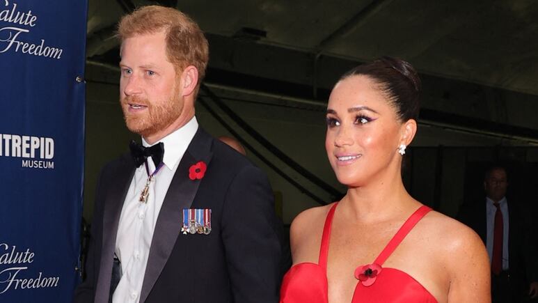 ¿Meghan y Harry rechazaron la invitación a la cena de Navidad de la reina Isabel sin importar su salud?