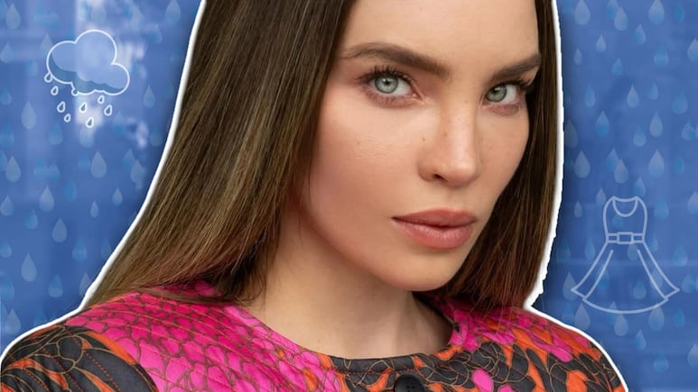 Belinda con mini falda Chanel y botas lace-up bajo la lluvia