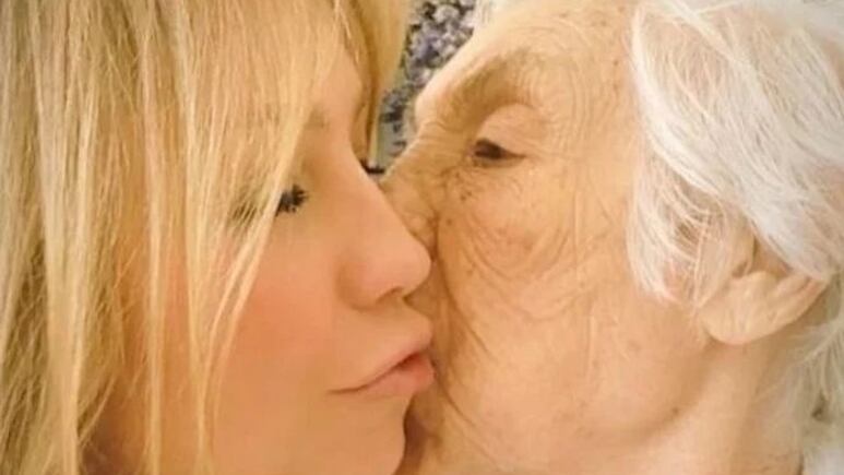 Así despidió Thalía a su abuelita tras su muerte