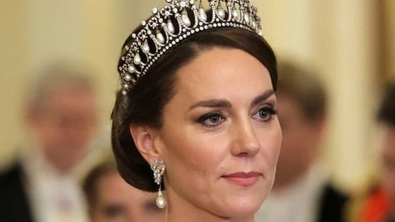 Biografía de Meghan Markle expone el apodo con el que llaman a Kate Middleton por trabajar poco