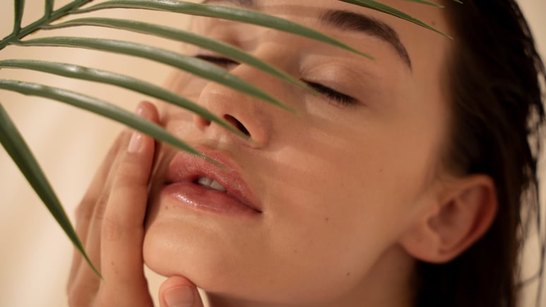 ¿Quieres hidratación todo el año? Estas son las mejores vitaminas para piel seca