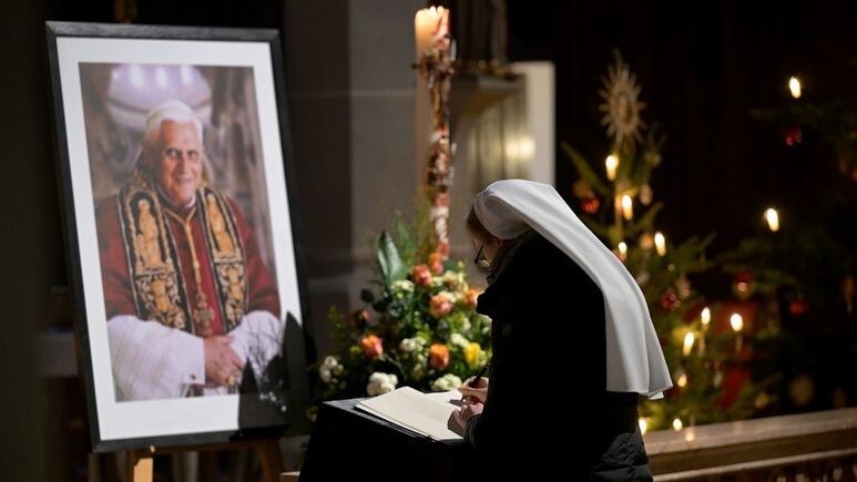 Benedicto XVI: El inédito funeral será presidido por el papa Francisco; esto sabemos