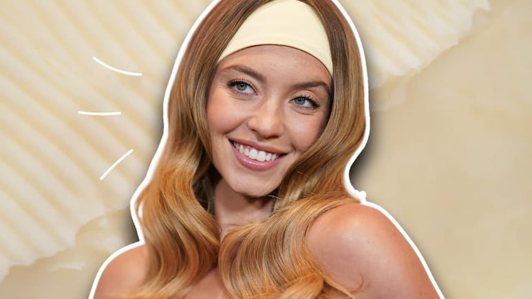 Sydney Sweeney con vestido corset amarillo mantequilla estilo lady like