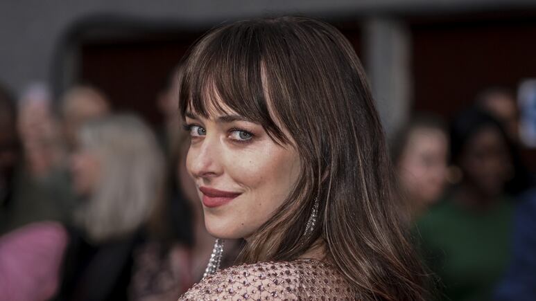Cortes de cabello: Fleco 'cuello de botella', el look que debes usar a los 30 para rejuvenecer de inmediato