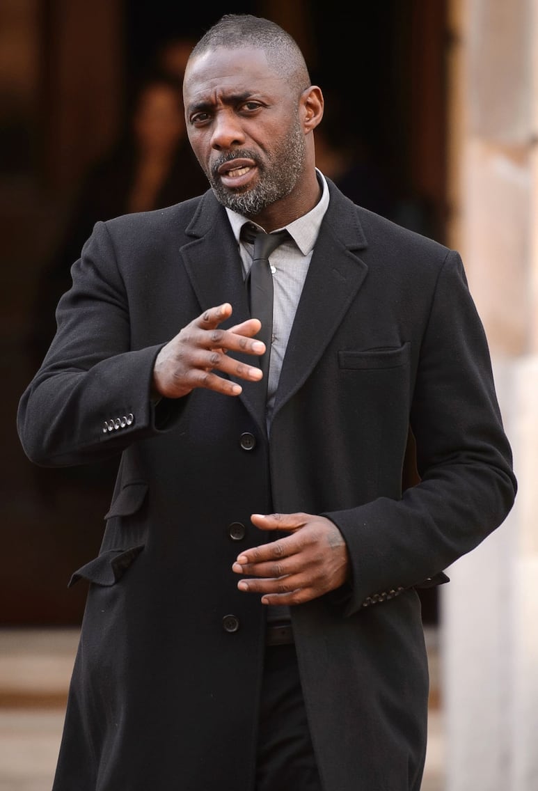 Idris Elba y Carlos III en un evento del King's Trust