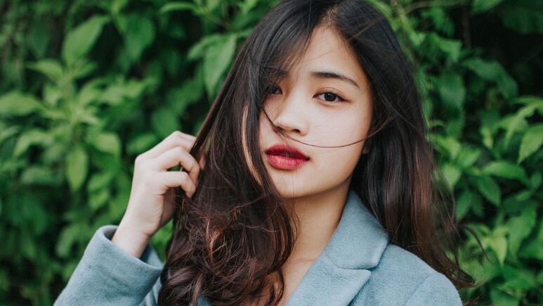 Técnica coreana: 5 tips de maquillaje para agrandar los ojos y levantar el párpado caído