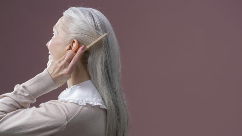 Mechas Vainilla Cream, la opción ideal para cubrir las canas este 2024