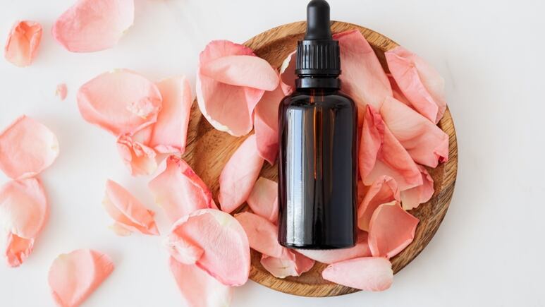 Antienvejecimiento: Mascarilla con aceite de rosa mosqueta para lucir de 20 a los 40