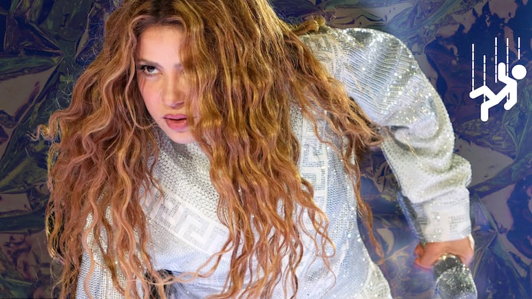 Shakira resbala en el escenario en pleno concierto en Canadá