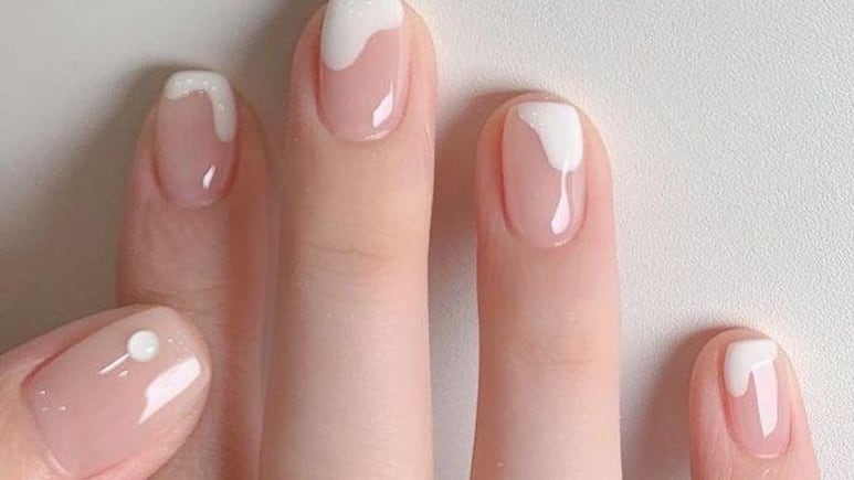 Uñas cortas lindas: 4 diseños de manicure para estilizar los dedos después de los 45