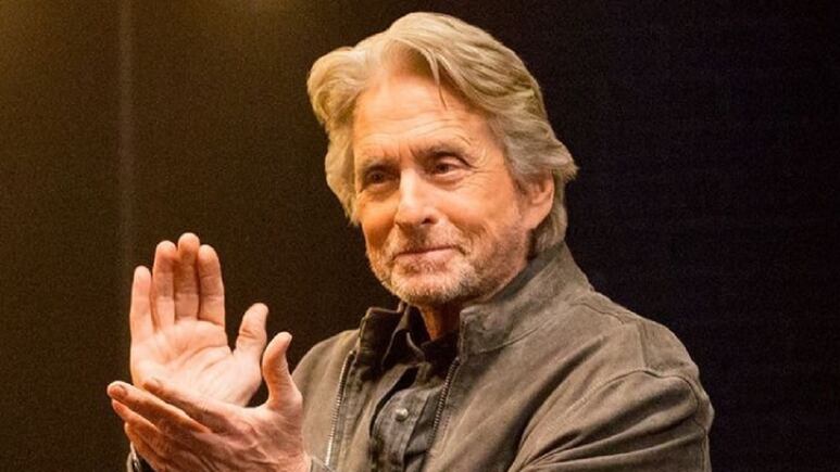 Michael Douglas de luto; muere su madrastra Anne a los 102 años