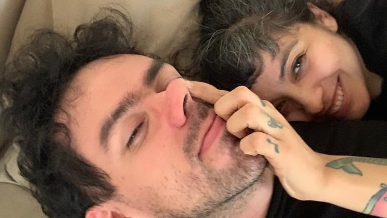 ¿Quién es Joel Ortega? El novio de Mon Laferte y papá del bebé que espera la cantante