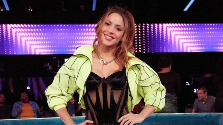 Shakira se 'salta' la fila de atracción de Día de Muertos y enfurece al público