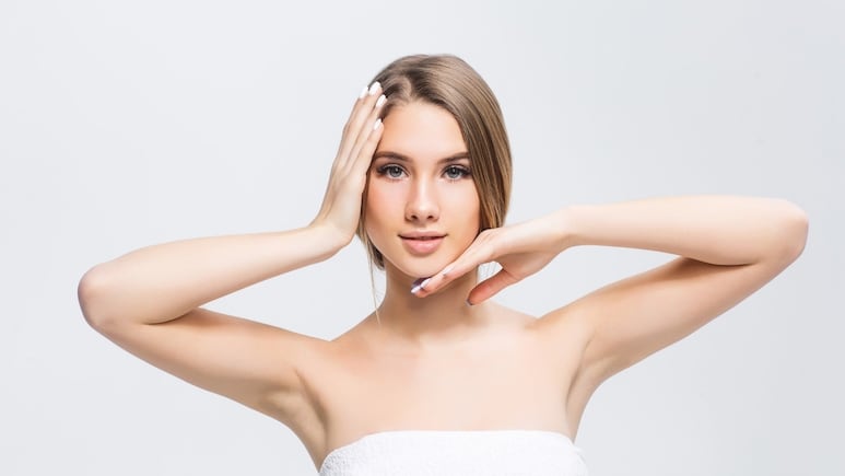 Piel de porcelana: 3 mascarillas de té verde para aclarar la piel y eliminar arrugas