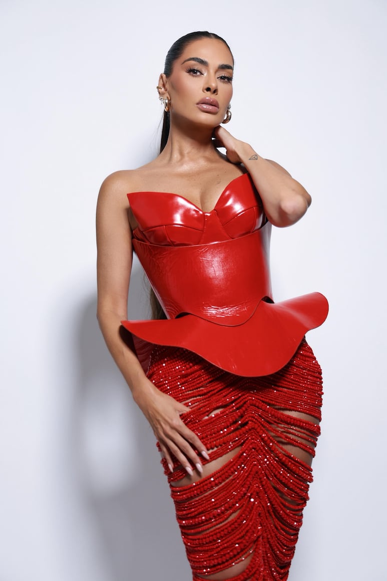 El vestido de Galilea Montijo tiene más de 20 mil cuentas