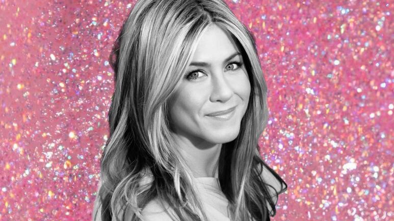 Cortes antiedad a los 50: Jennifer Aniston luce Shag que adelgaza caras redondas