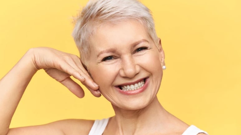 Antiedad: Infusión de laurel y limón para regenerar la piel y rejuvenecer el rostro cansado
