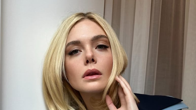 Elle Fanning se convierte en Effie Trinket en el regreso de ‘Los Juegos del Hambre’