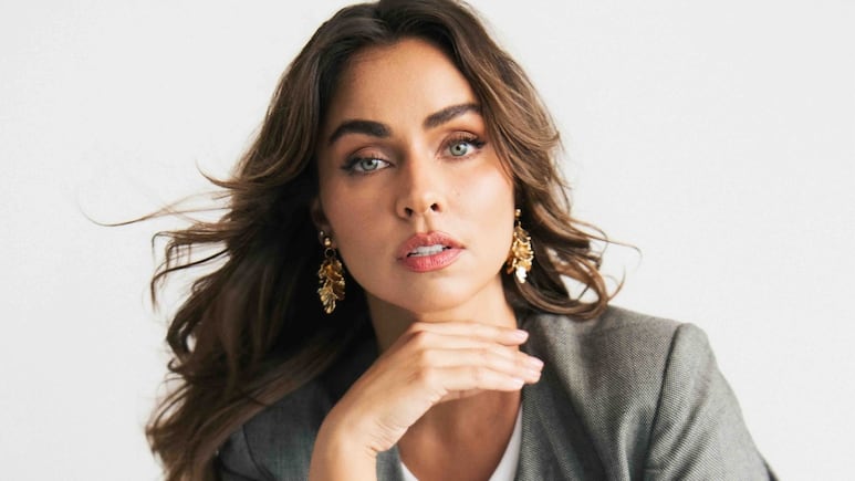 Claudia Martín habla de su próxima boda con Carlos Said y su protagónico en “Juegos de amor y poder”