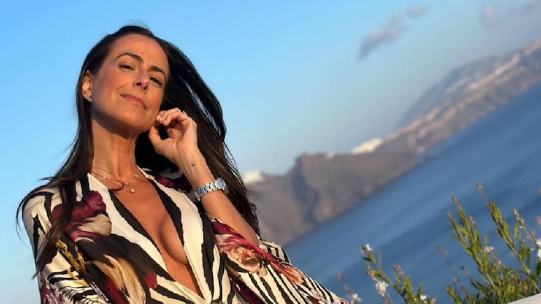 Paulina Mercado modela el bikini que realza el busto para mujeres de más de 50 años