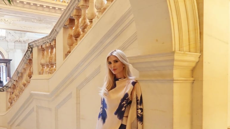 Ivanka Trump luce vestido de diseñadora latina en boda de la hija del fundador de Apple