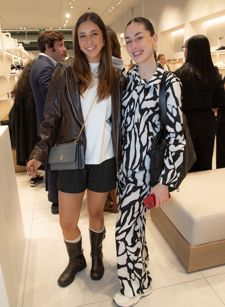 Paulina Molina y Annie Buentello.
