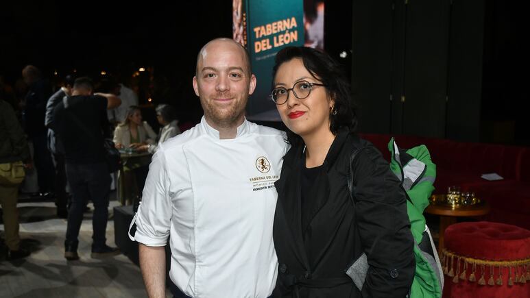 Taberna del León celebra su 30 aniversario acompañado de grandes personalidades