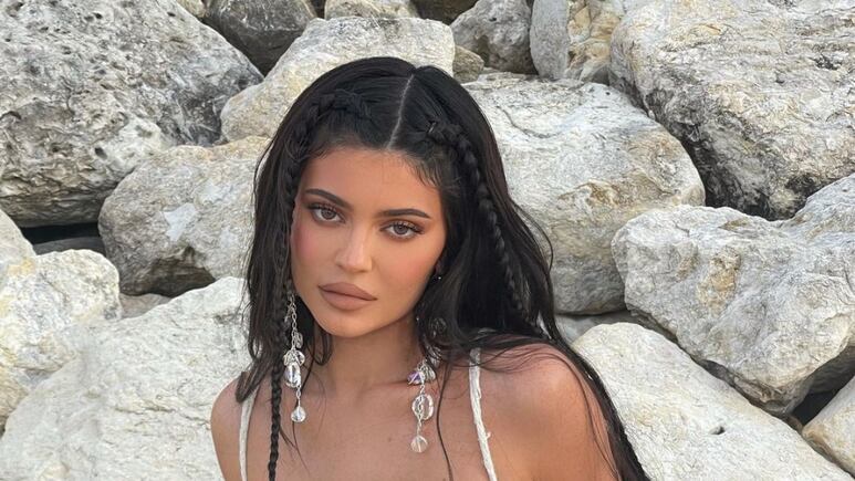 Kylie Jenner: La conmovedora historia detrás del vestido crochet que usó en su cumpleaños