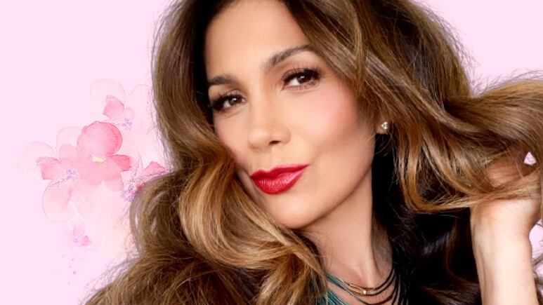 Paty Manterola modela 3 trajes de baño ideales para lucir como de 30 a los 50