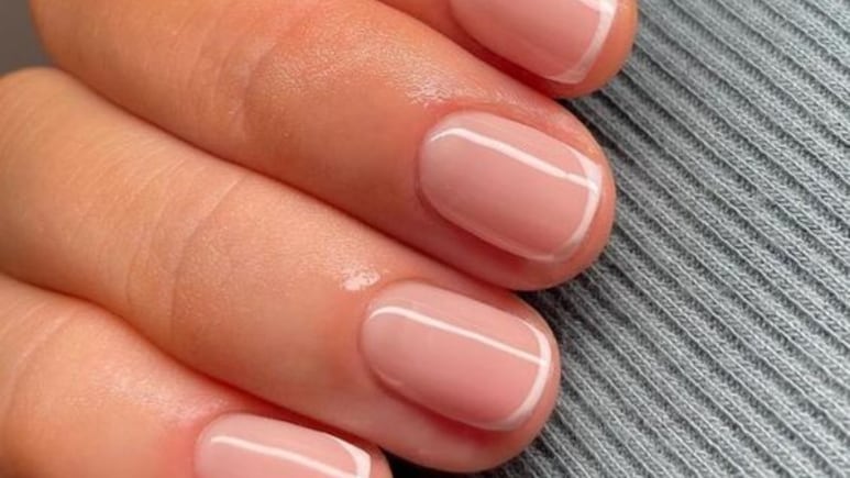 Uñas acrílicas: Manicura francesa elegante para lucir como toda una royal o princesa