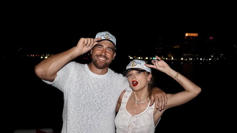 Travis Kelce comparte fotos con Taylor Swift por primera vez: ¡el amor es real!