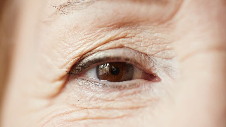 Antiedad: 5 aceites con efecto 'rellenar' que SÍ quitan arrugas en la boca y ojos