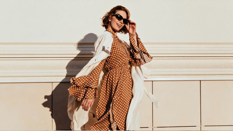 ¿Cómo usar vestidos en otoño 2024? Ideas para combinar y no pasar frío esta temporada