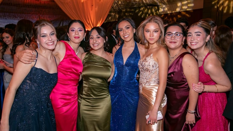 Alumnos de la Prepa Ibero celebran su graduación para encaminarse a nuevos logros
