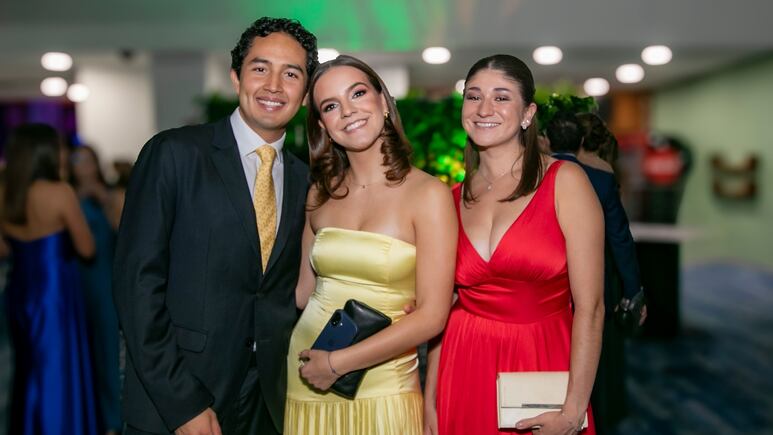 Alumnos de la Prepa Tec de Monterrey celebran su graduación con momentos únicos