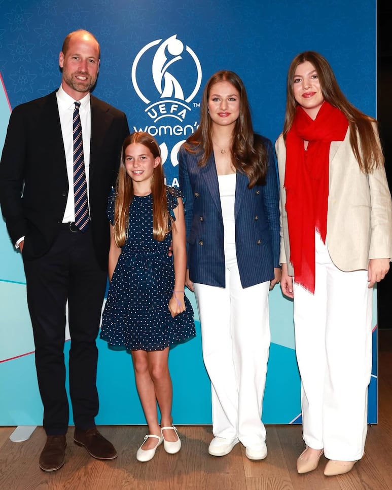 foto-polemica-eurocopa-infanta-sofia-intenta-pasar-desapercibida