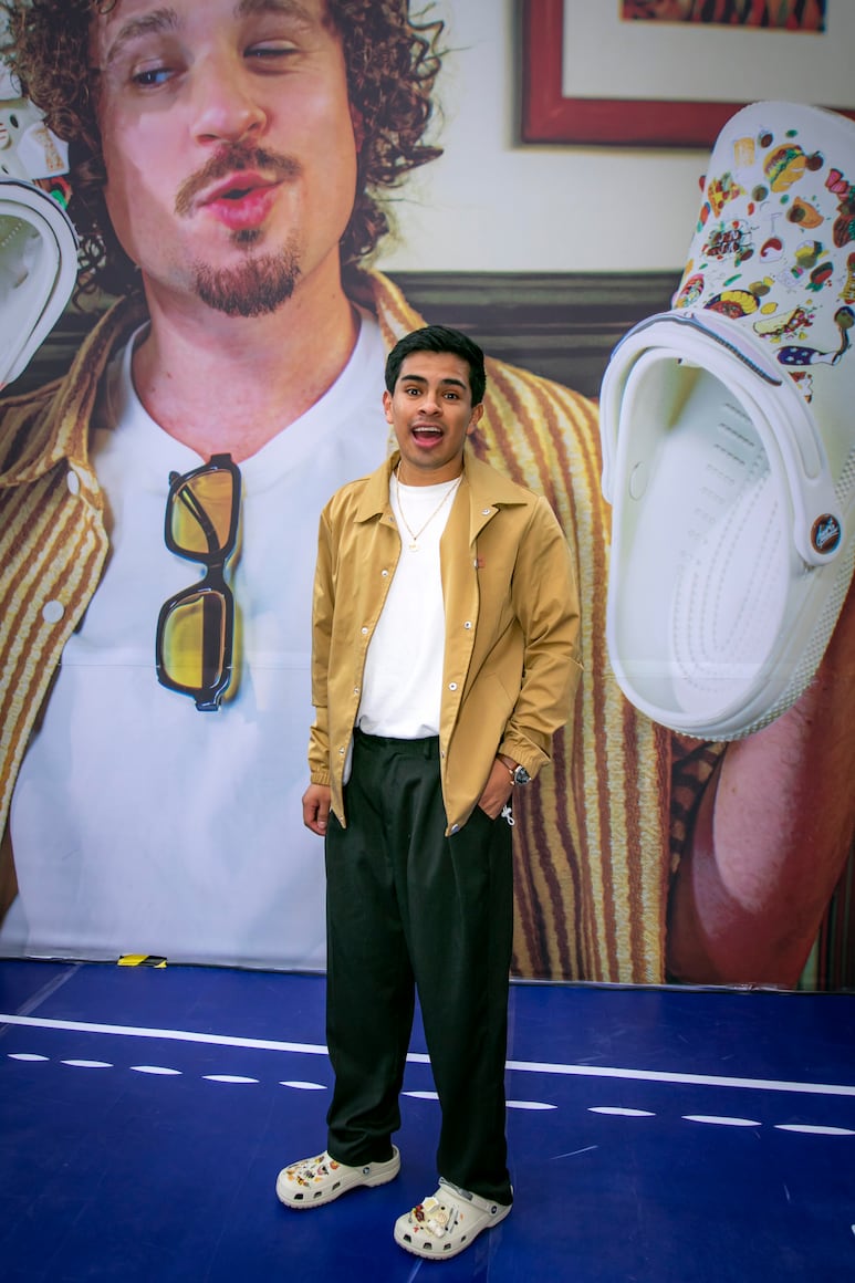 Crocs Luisito Comunica