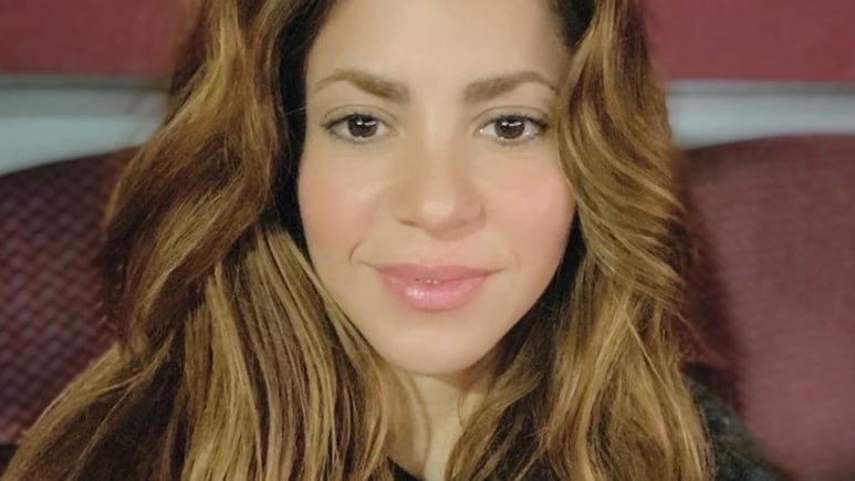 3 alimentos que Shakira NO come para eliminar el vientre abultado