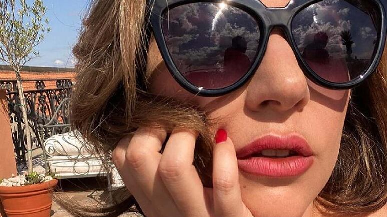 Lady Gaga impacta con vestido de novia y NO precisamente para su boda