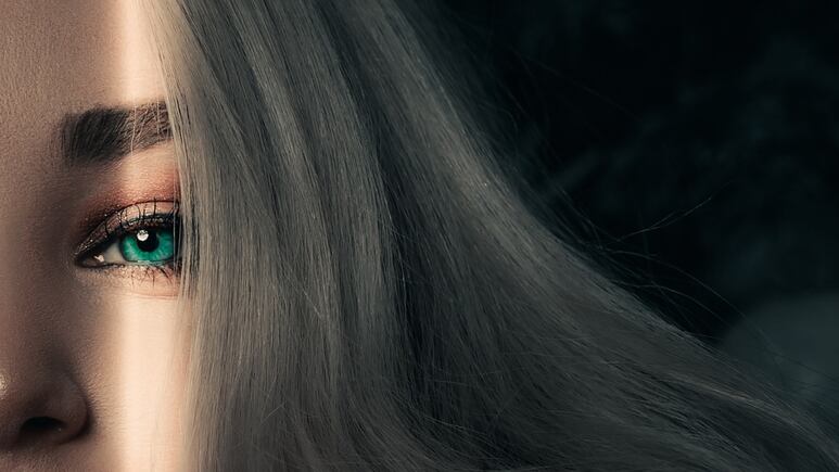 3 tonos de mechas balayage que ayudan a disimular las canas