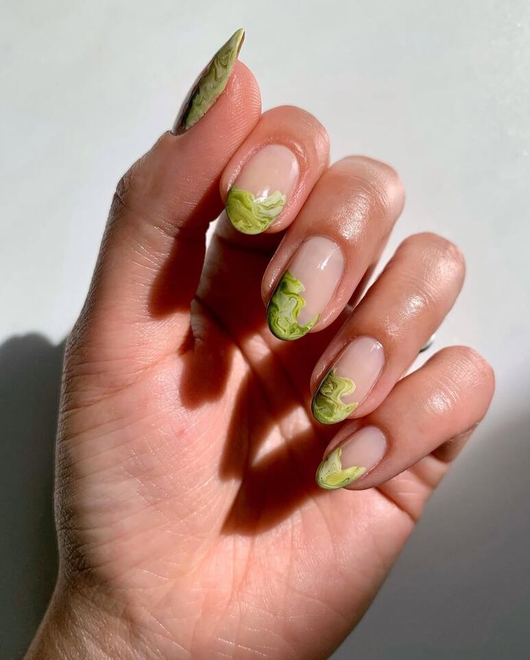 Uñas puntas té matcha textura