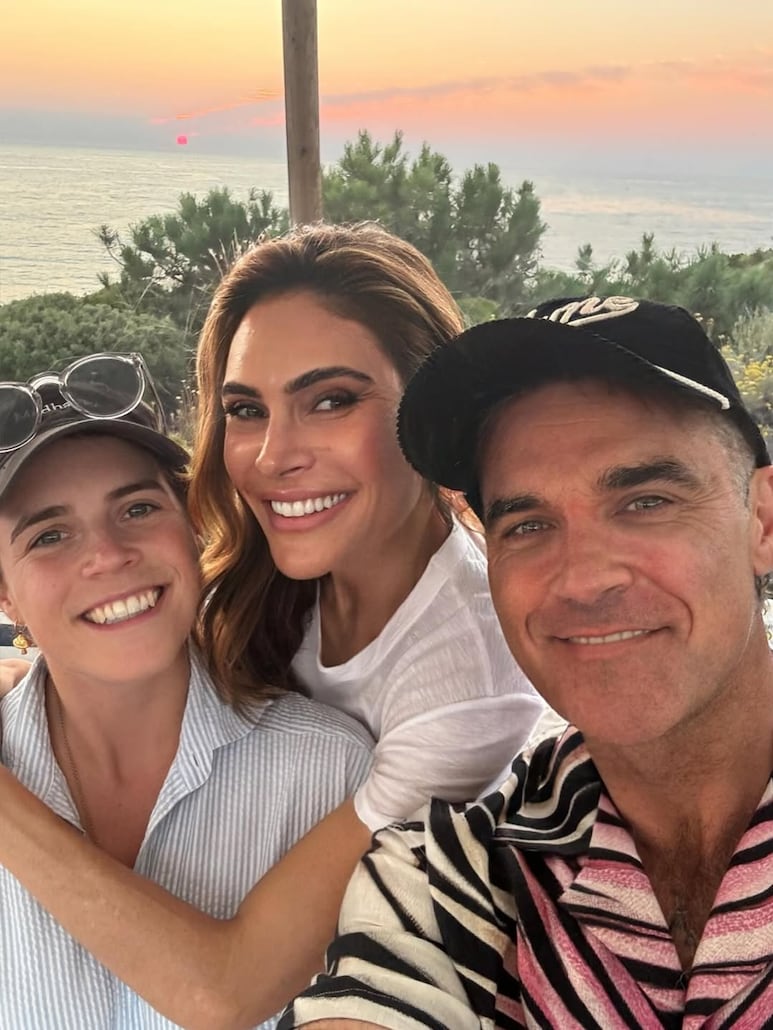 Robbie Williams y Ayda Field disfrutan vacaciones con la princesa Eugenia de York en Portugal