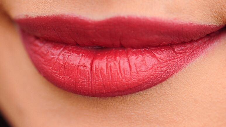 Bótox natural: Tips para aumentar el volumen de los labios rápidamente