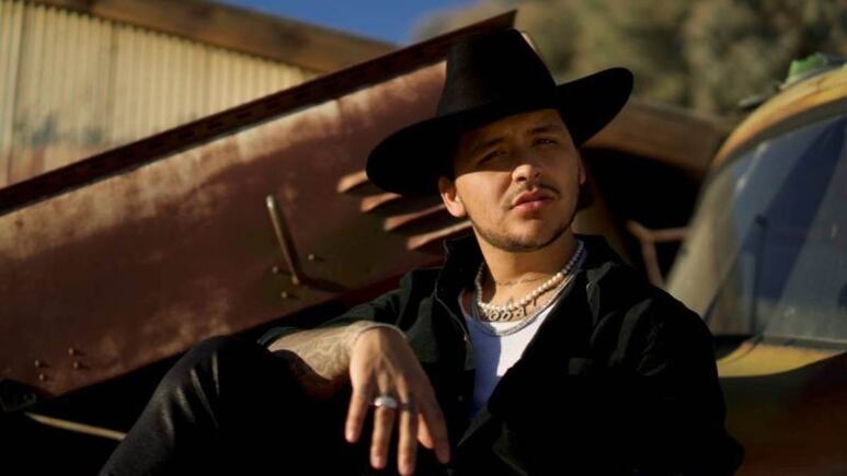 ¡Adiós Belinda! Christian Nodal aparece acompañado de una mujer y desata rumores de nuevo romance